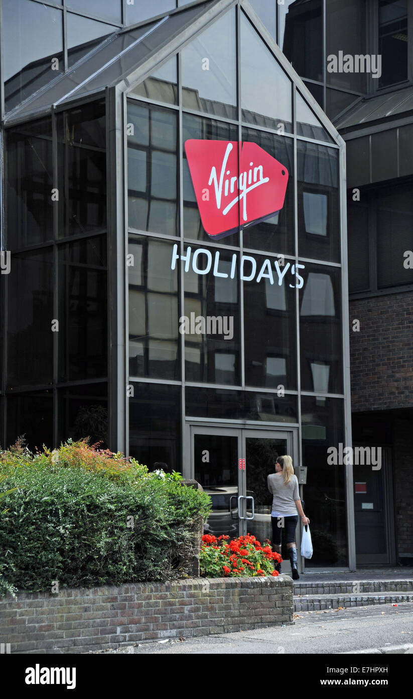 Crawley West Sussex UK - Virgin Holidays-Büros Stockfoto