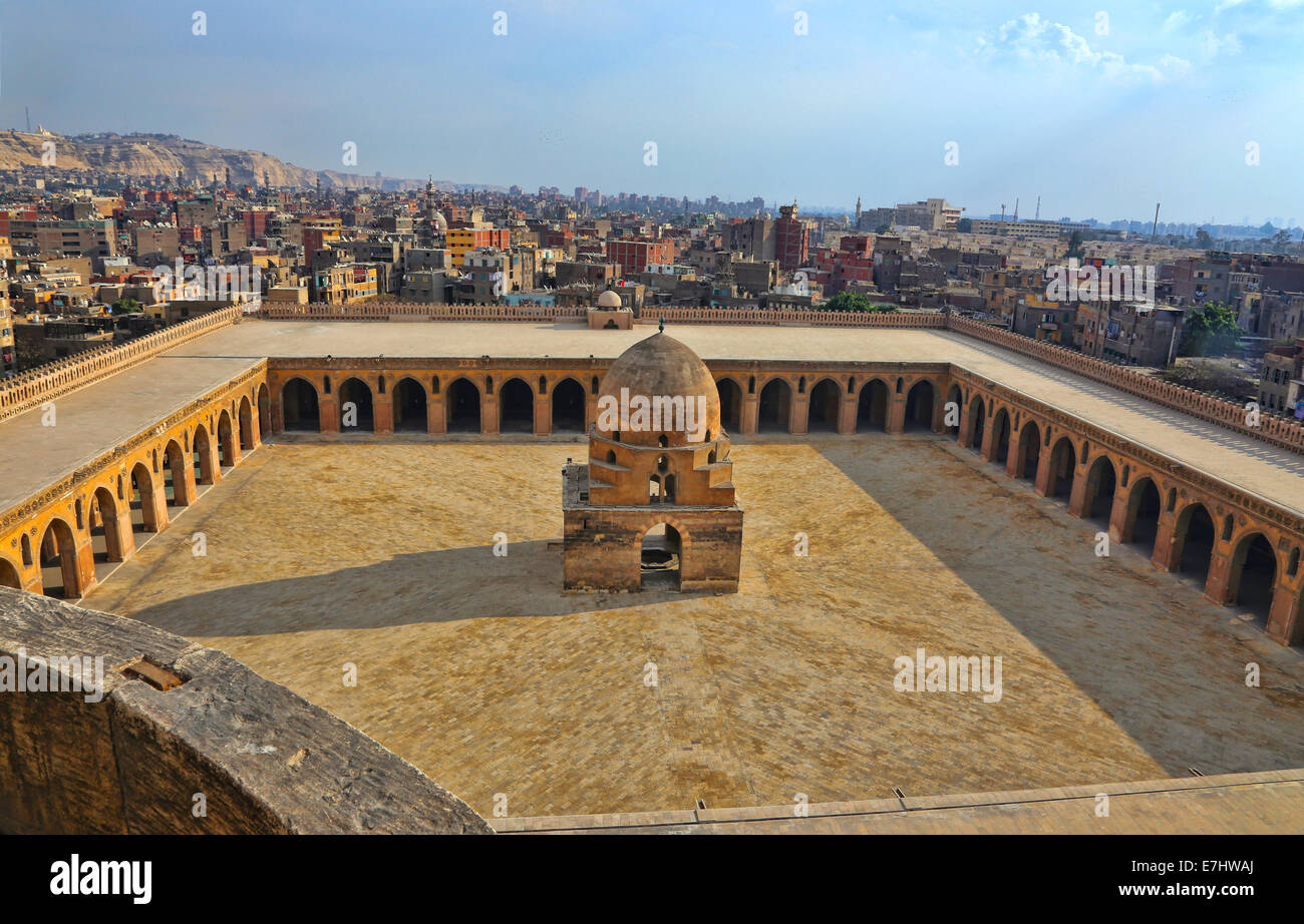 aus das Minarett der Ibn-Tulun-Moschee. mit Blick auf die Stadt Kairo-Ägypten. Stockfoto