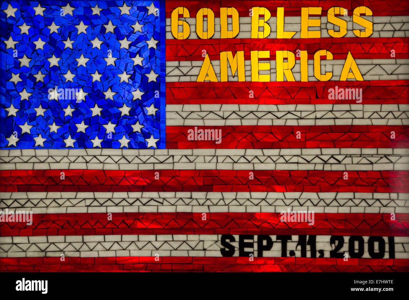 Amerikanische Flagge in Glasmalerei zum Gedenken an 11. September 2001. Stockfoto