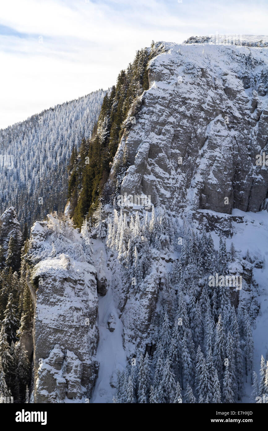 Winter Berglandschaft der Ceahlau Berge in Rumänien Stockfoto