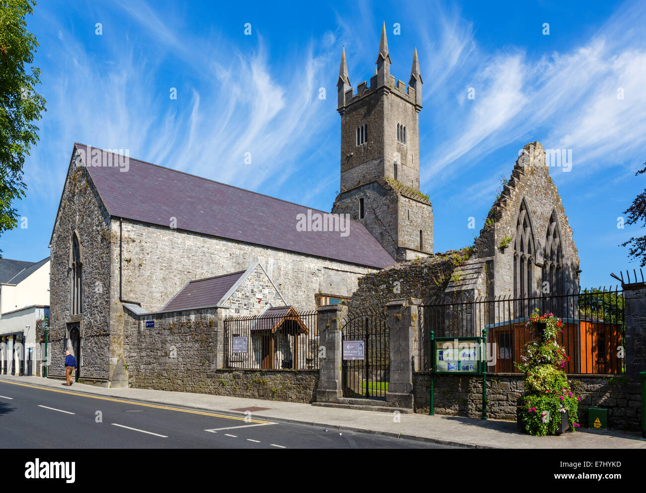 Ennis Friary auf Abbey Street im Zentrum Stadt, Ennis, County Clare, Republik Irland Stockfoto