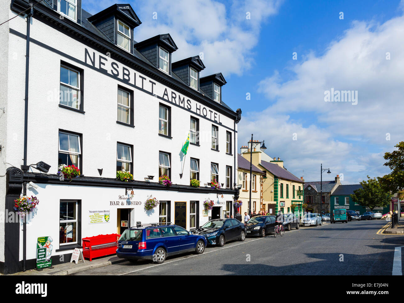 Das Nesbitt Arms Hotel an der Hauptstraße im Zentrum von Ardara, County Donegal, Irland Stockfoto