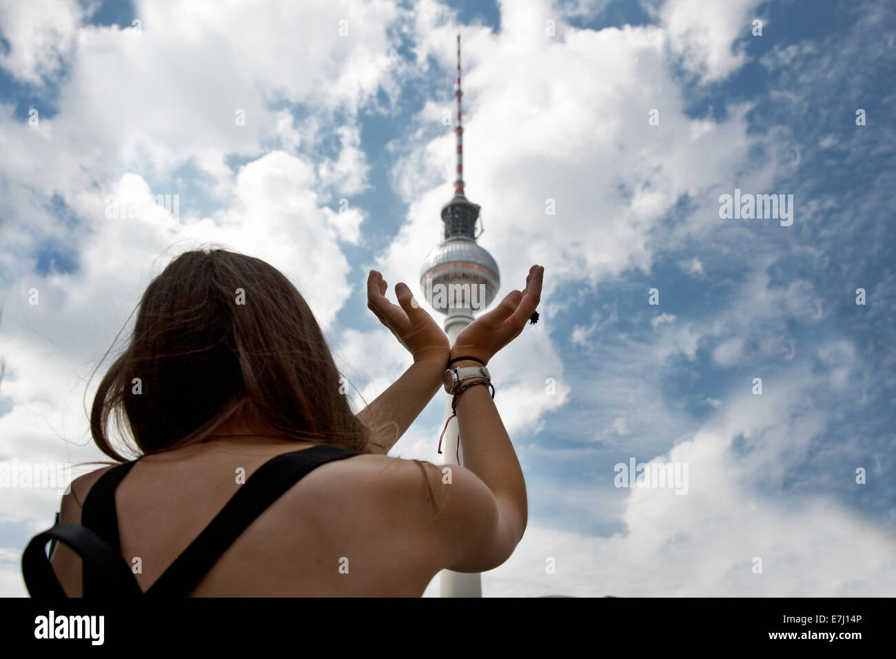 Der Fernsehturm am Alexanderplatz, Berlin, Deutschland. Stockfoto
