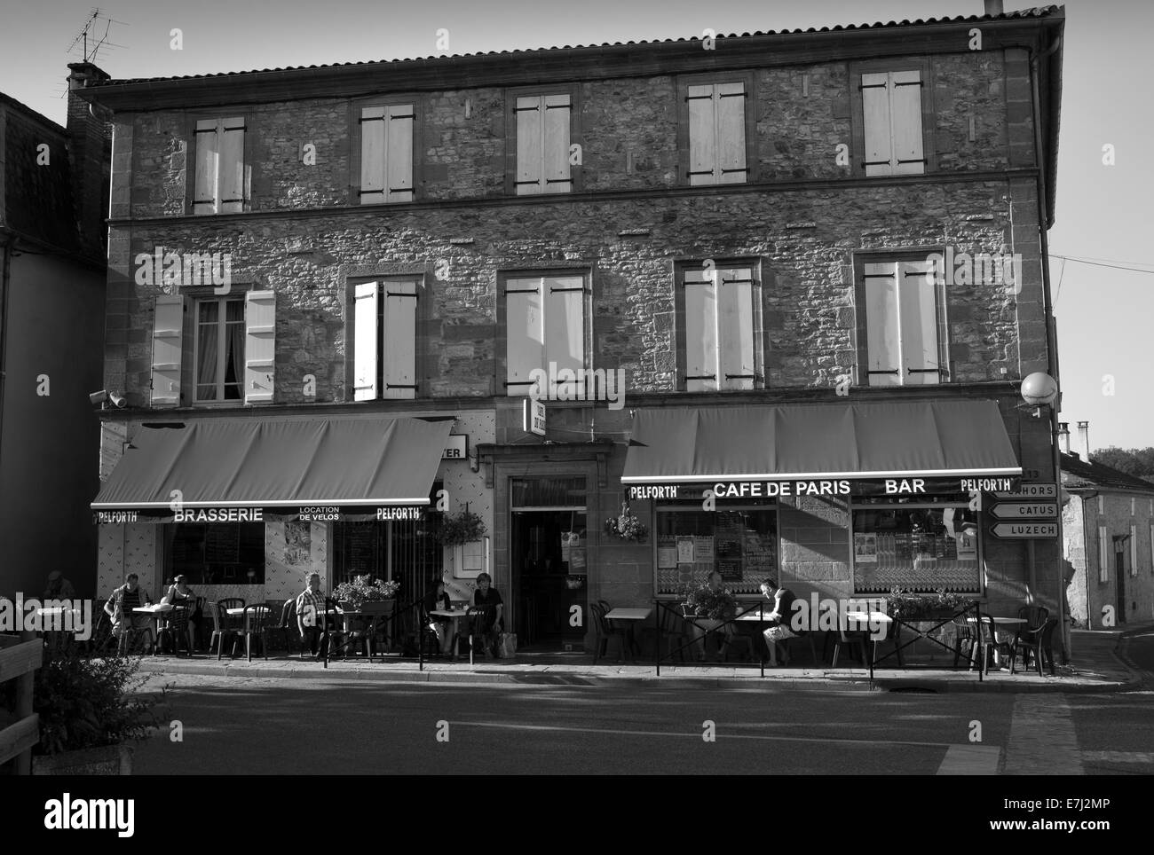 Cafe de Paris, Cazals Markt, Lot-Tal Stockfoto