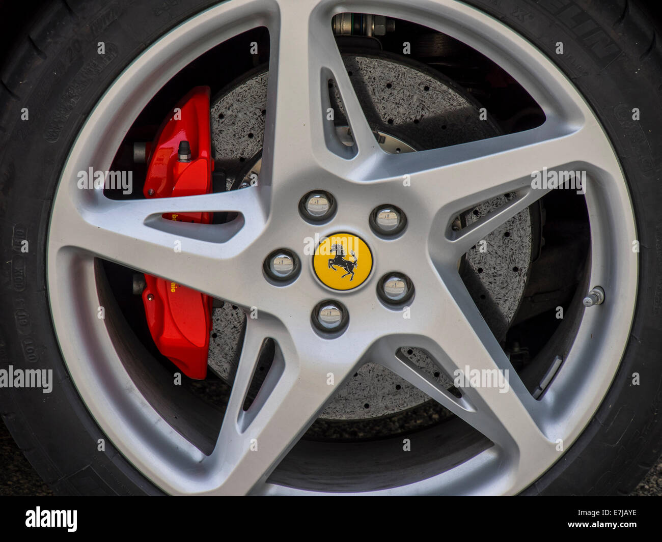 Steuer eines Ferrari Autos, L. Fagioli Trophy, Gubbio, Umbrien, Italien Stockfoto