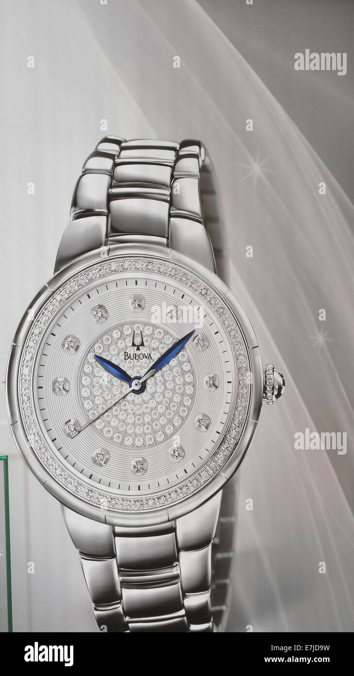 Uhren, Uhren, Uhr, Uhren, Luxus, Swiss, Bulova, Luxus-Uhren, Feuer, Diamant, Zifferblatt, Armbanduhr Stockfoto
