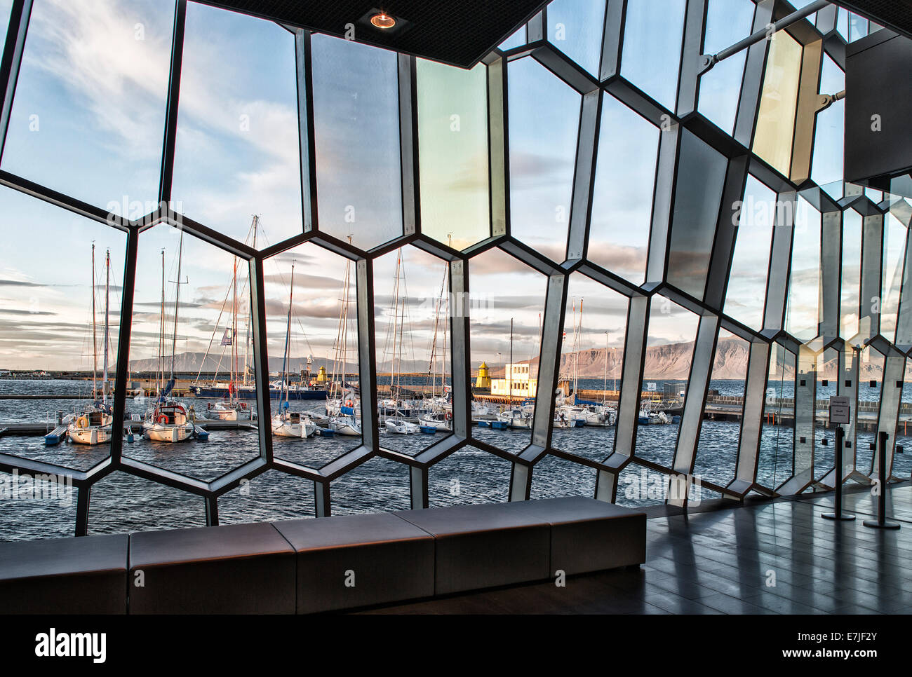 Architektur, Attraktion, Fassade, Glasfassade, Hafen, Hafen, Harfe, Harpa, Kapital, Island, Europa, Konferenzzentrum, Konzert Stockfoto