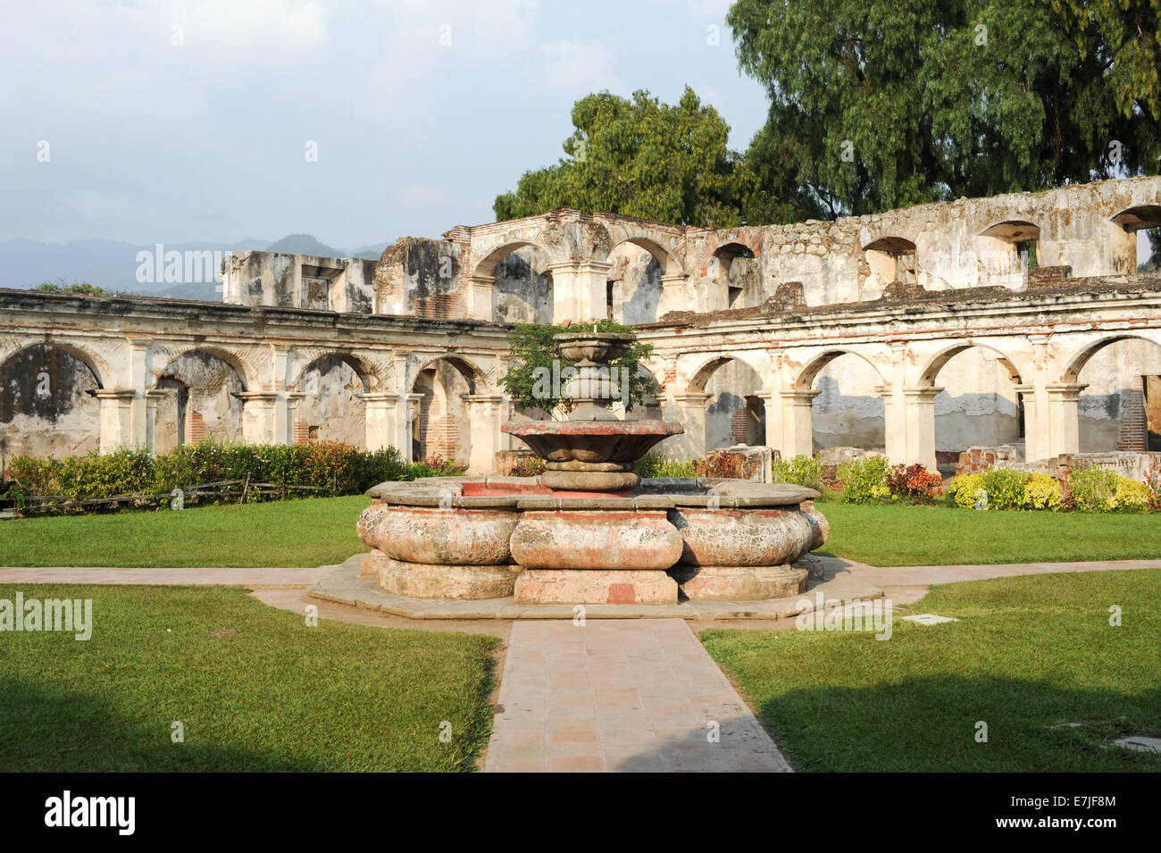 Guatemala, Mittelamerika, Santa Clara, Amerika, Antigua, arch, Architektur, christlich, Kirche, cloud, Kolonial, Spalte, Downt Stockfoto