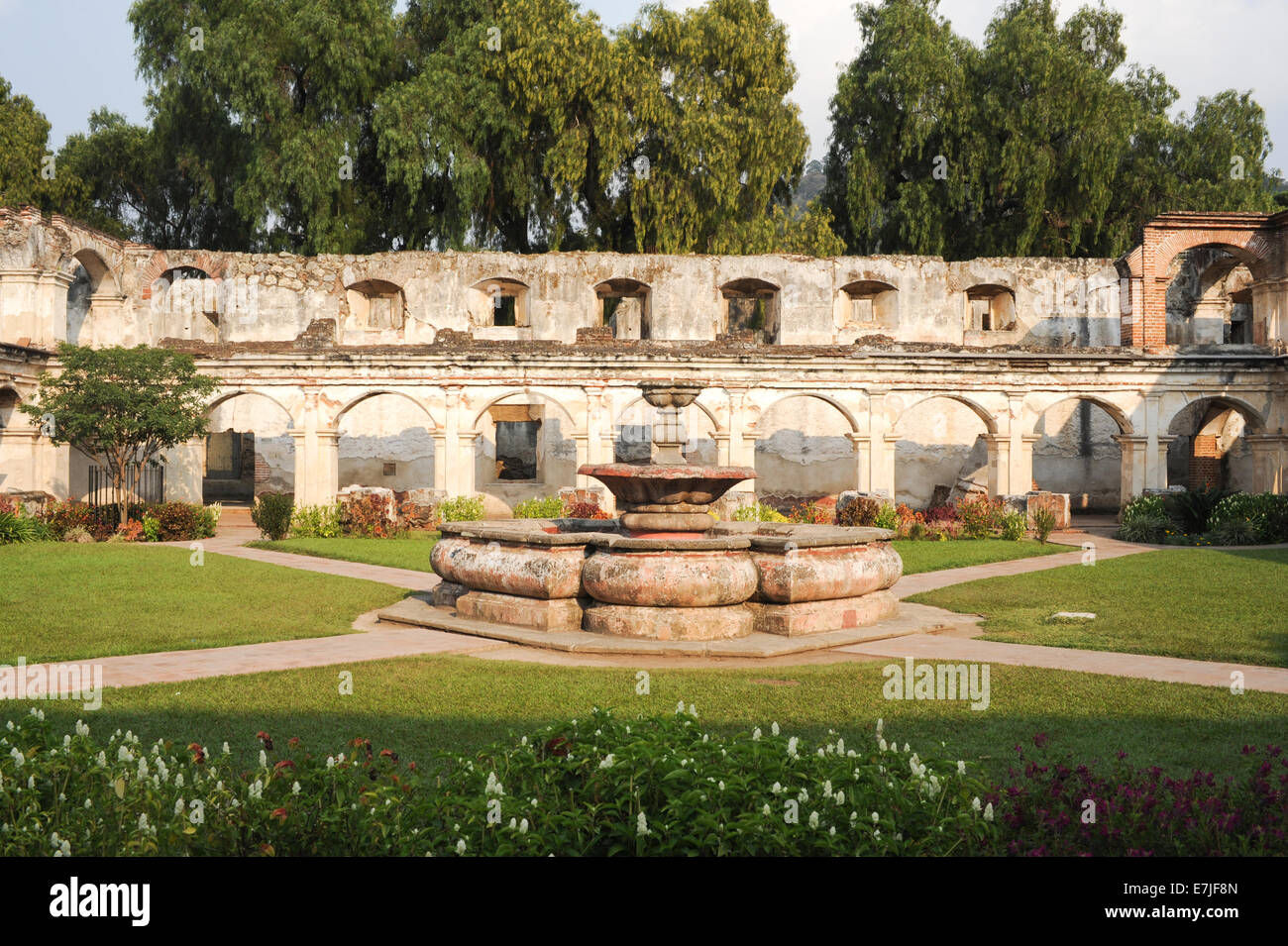 Guatemala, Mittelamerika, Santa Clara, Amerika, Antigua, arch, Architektur, christlich, Kirche, cloud, Kolonial, Spalte, Downt Stockfoto