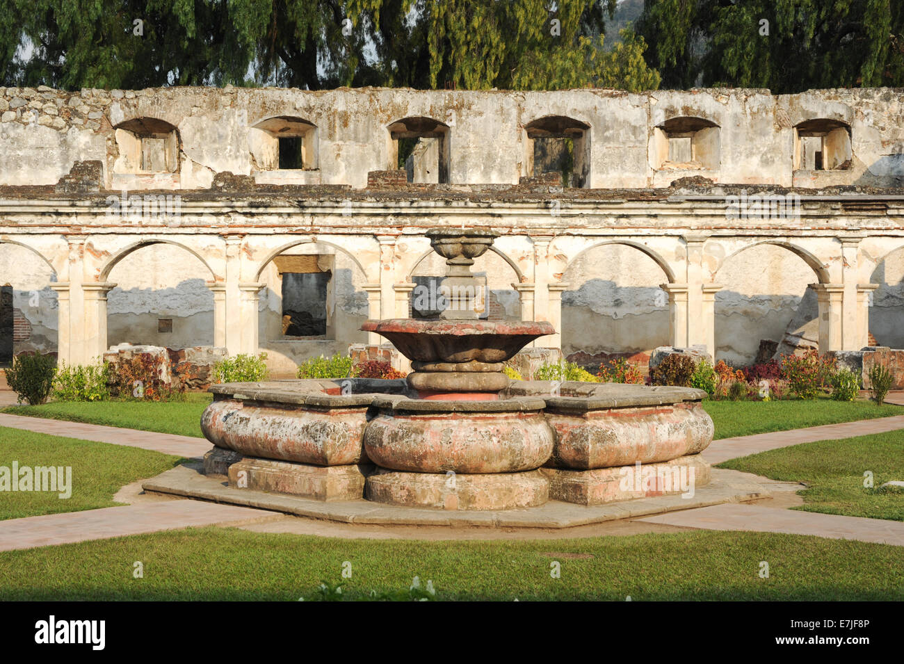 Guatemala, Mittelamerika, Santa Clara, Amerika, Antigua, arch, Architektur, christlich, Kirche, cloud, Kolonial, Spalte, Downt Stockfoto