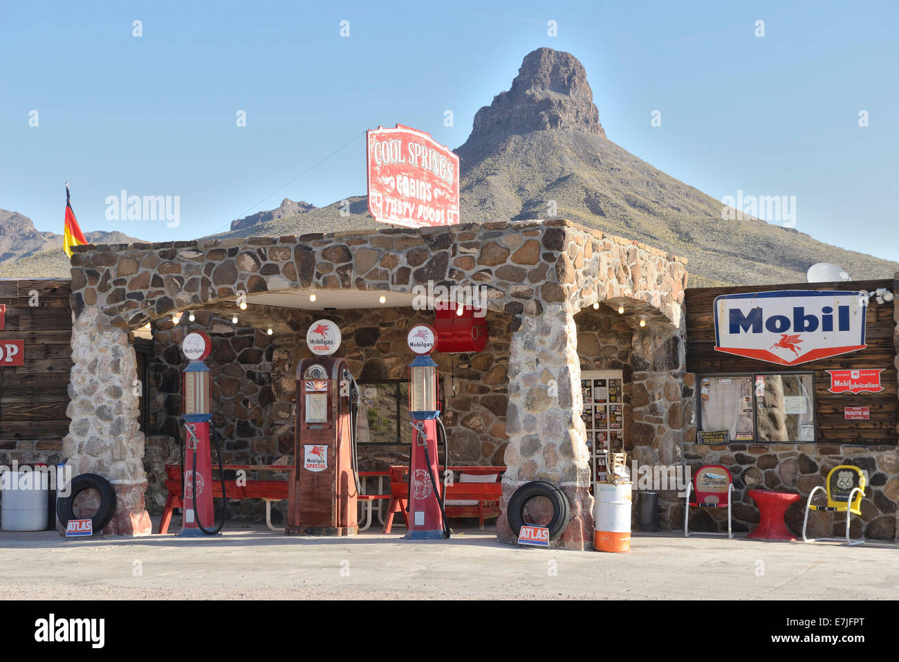 USA, USA, Amerika, Arizona, Route 66, Oatman, gas Station, Mobil, Backsteinbau, Tankstelle, antik, americana Stockfoto