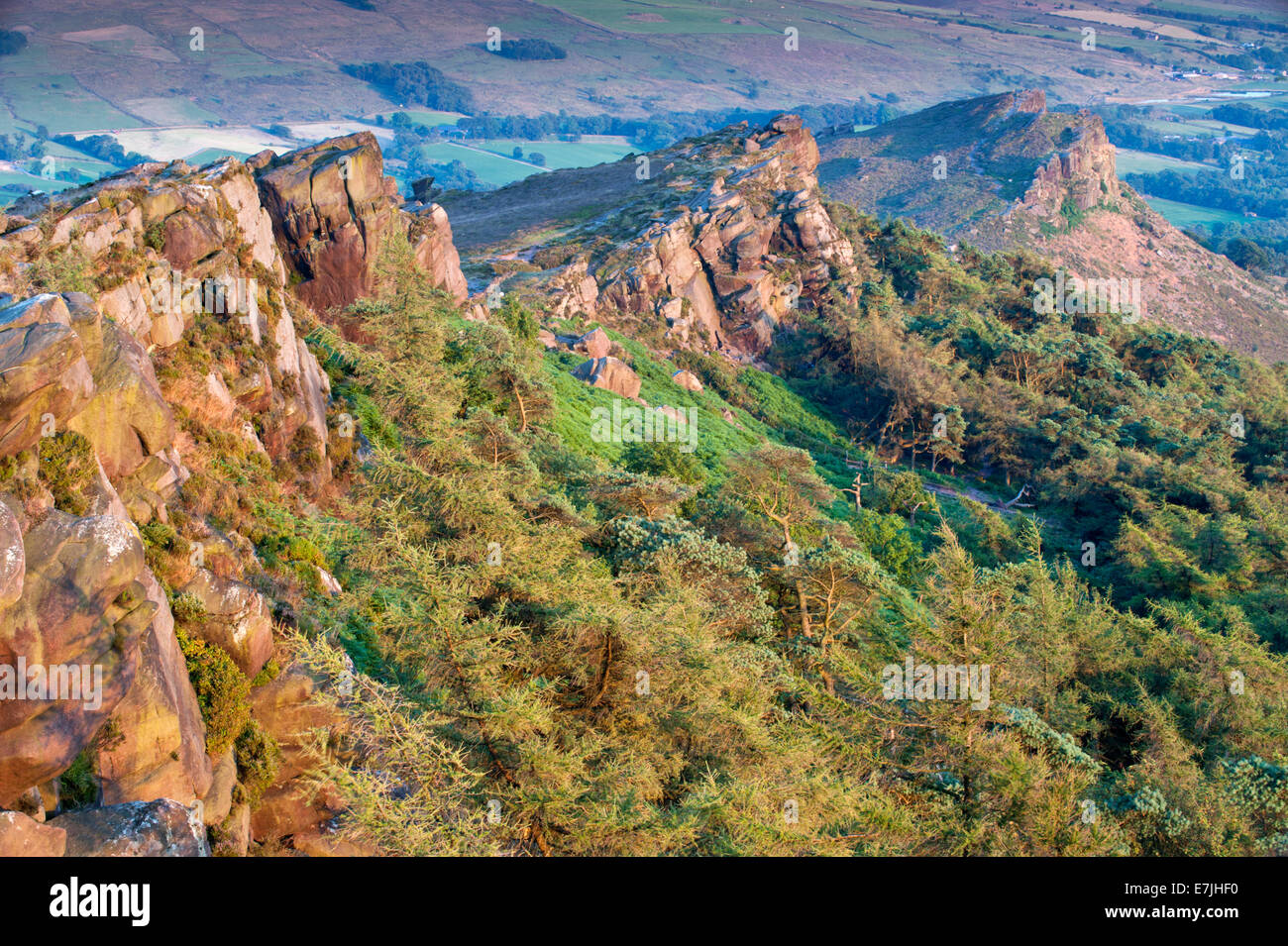 Abendlicht auf die Kakerlaken & henne Cloud, Peak District National Park, Staffordshire, England, UK Stockfoto