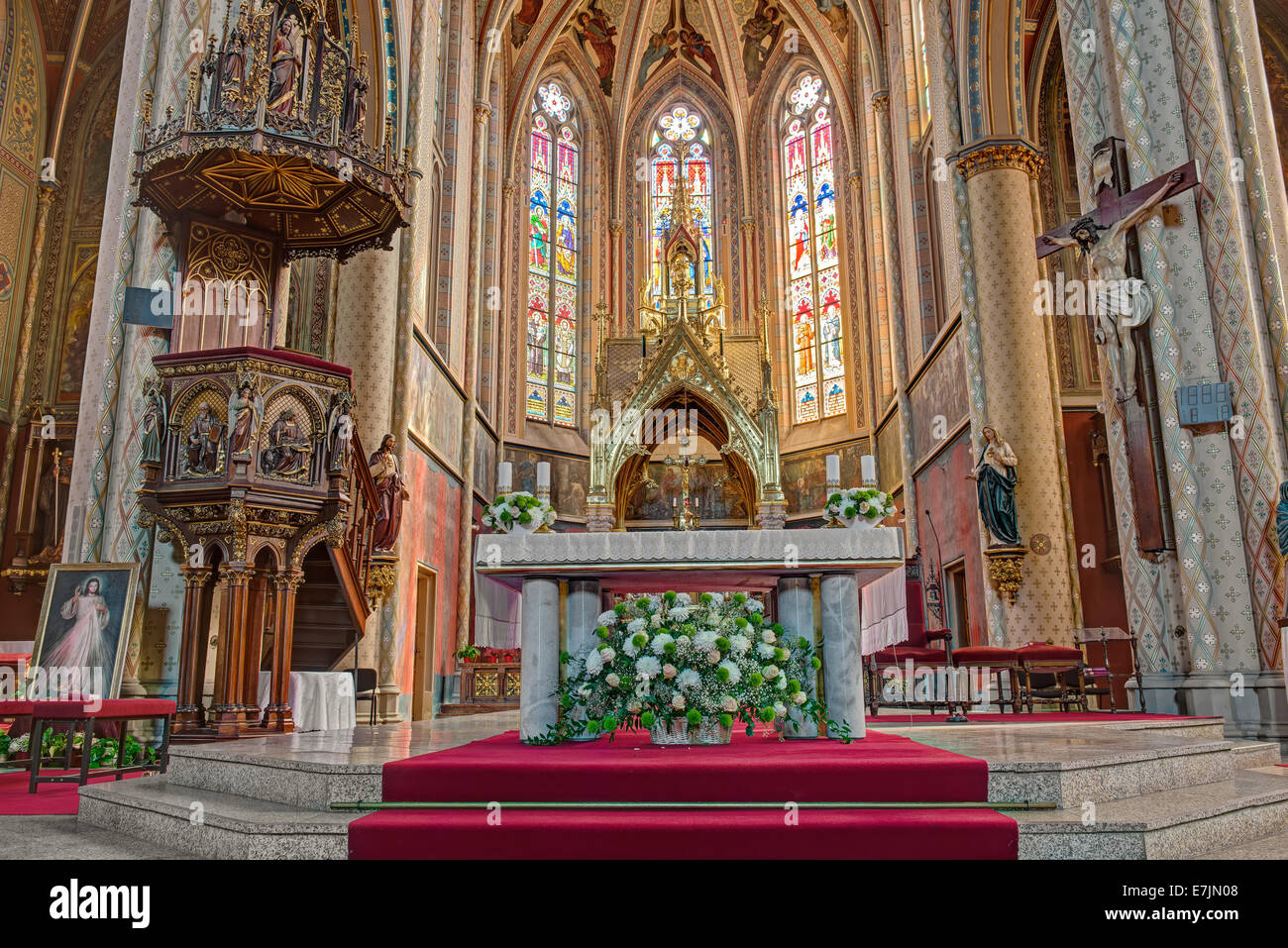 Innenraum der neugotischen Kirche St. Ludmila am Namesti Miru (Friedensplatz) in Prag Stockfoto