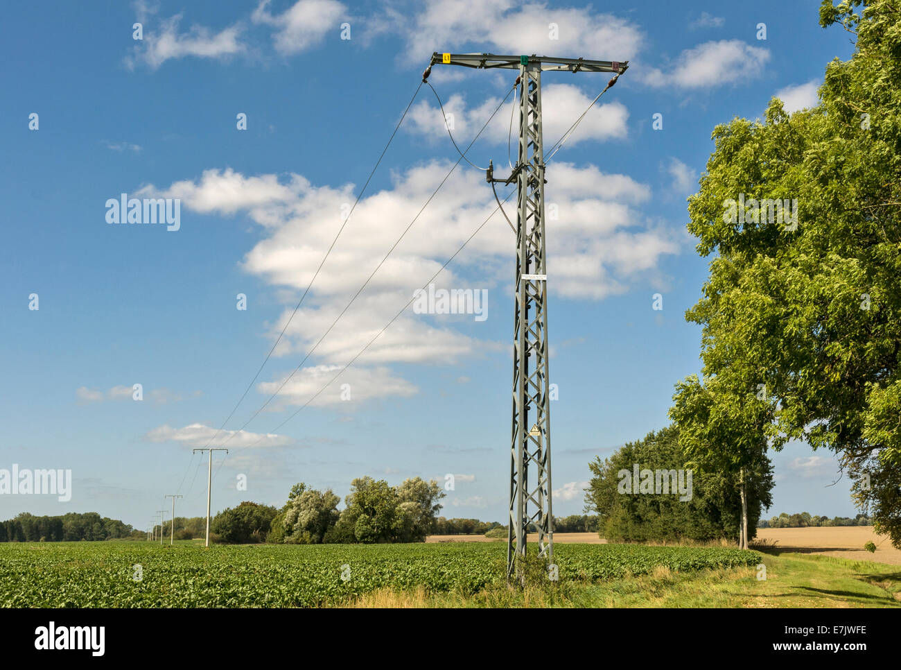 Freileitung geht unterirdisch, Mecklenburg-Western Pomerania, Deutschland. Stockfoto