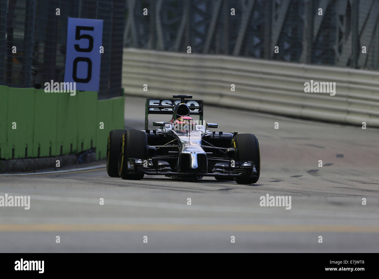 Singapur, Marina Bay Street Circuit. 19. Sep, 2014. Formel 1 Grand Prix Singapur. Jenson Button von McLaren F1 Team nimmt auf dem Stadtkurs von Singapur Credit: Action Plus Sport/Alamy Live News Stockfoto