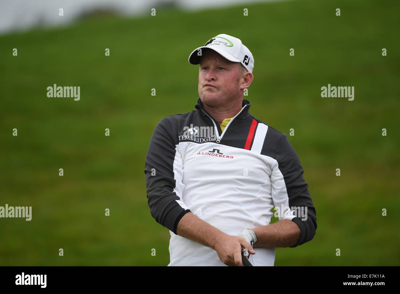 Newport, Wales. 19. Sep, 2014. ISPS Handa Wales Open Golf. Tag2. Jamie Donaldson mit seinem Ansatz geschossen vom Fairway Credit: Action Plus Sport/Alamy Live News Stockfoto