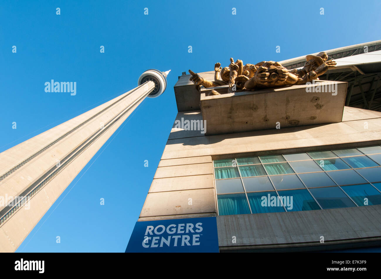 CN Tower und das Rogers Centre Innenstadt von Toronto Stockfoto