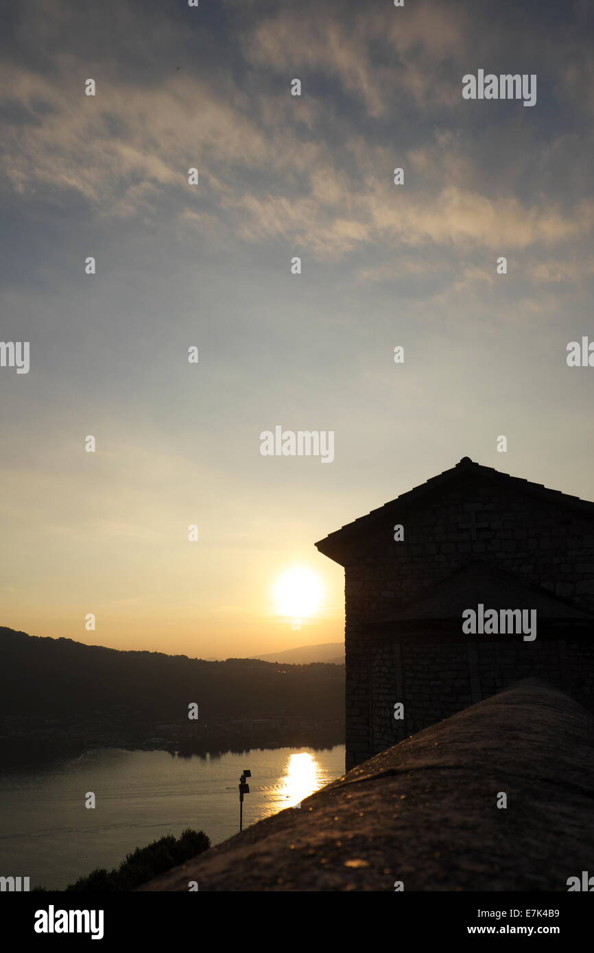 Sonnenuntergang am nameless Tower, Italien Stockfoto