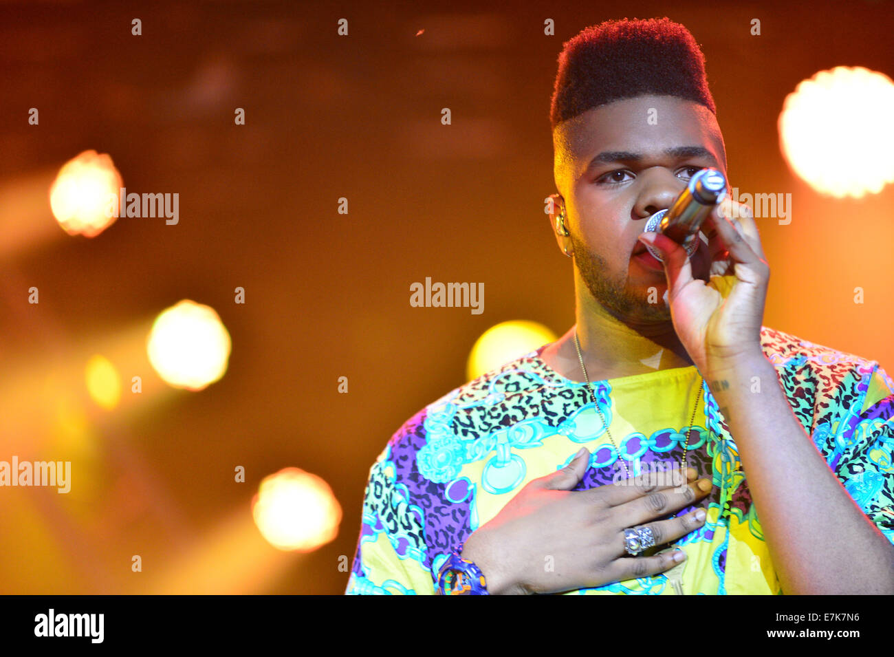 Derry, Londonderry, Nordirland - 19. September 2014. MTV-Abstürze.  MNEK (aka Uzoechi Osisioma Emenike) beim MTV stürzt auf Ebrington Platz. Bildnachweis: George Sweeney/Alamy Live-Nachrichten Stockfoto