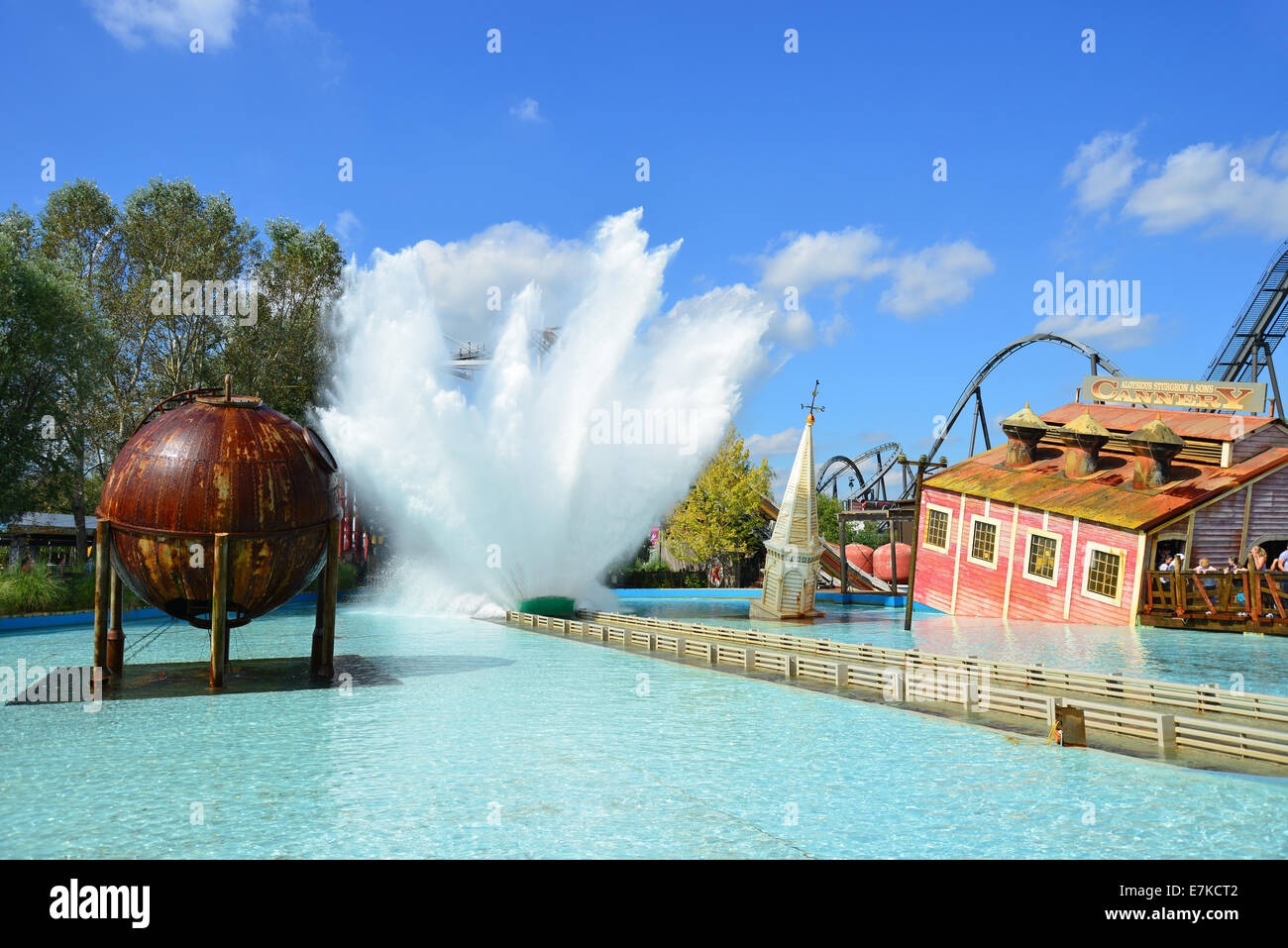 Tidal Wave Wasser fahren, Thorpe Park Freizeitpark, Chertsey, Surrey, England, Vereinigtes Königreich Stockfoto