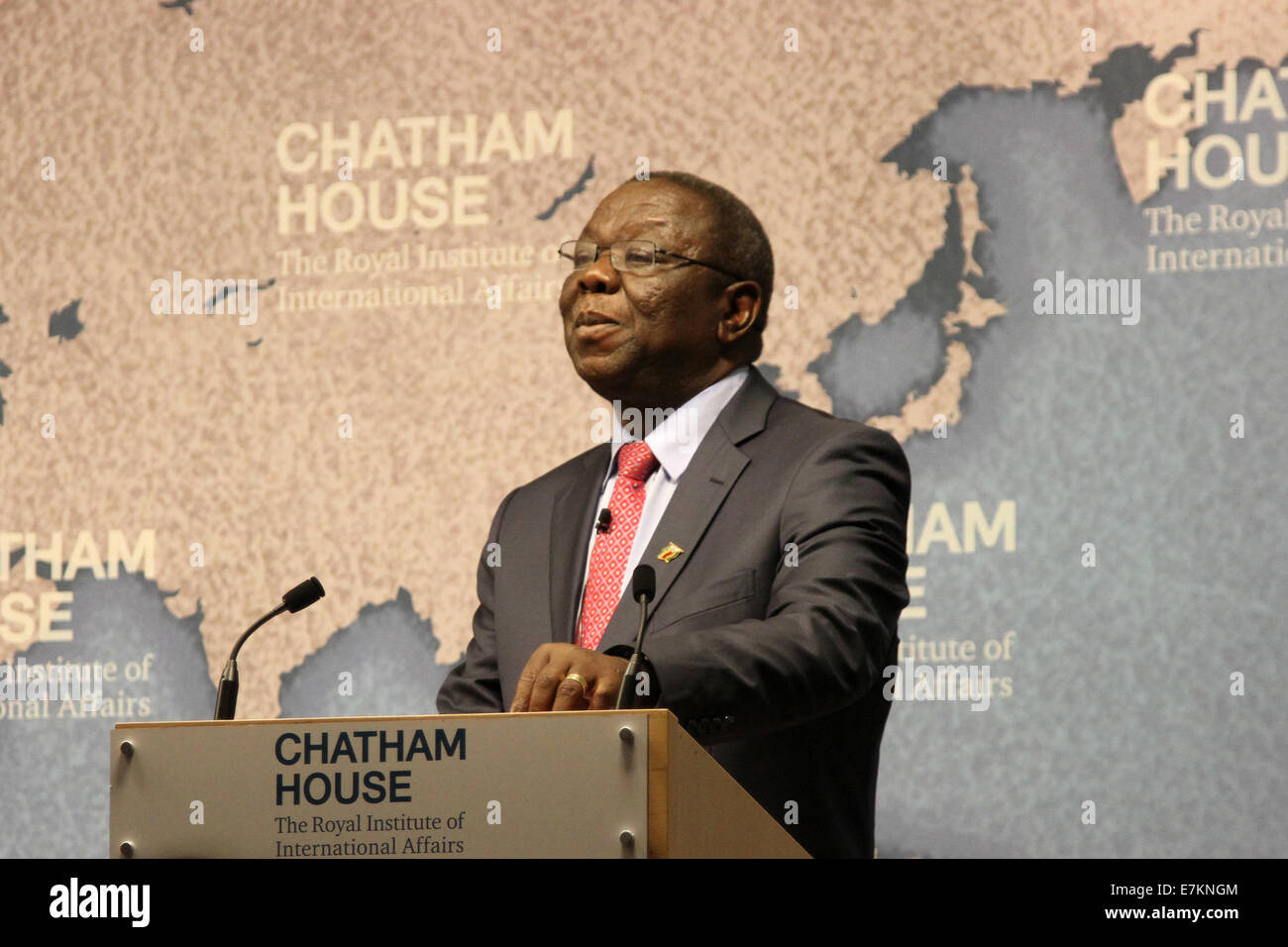 Morgan Tsvangirai, ehemalige PM von Simbabwe und Führer der Bewegung für demokratischen Wandel, hält eine Rede bei Chatham House. Stockfoto