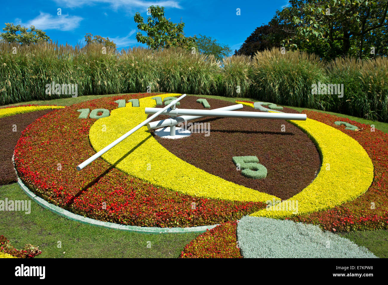 Blumenuhr an der Enrtance in den Park Jardin Anglais, Genf, Schweiz Stockfoto