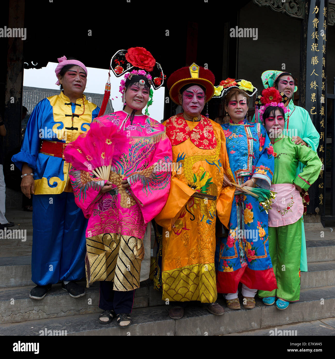 Eine Theatergruppe in Posen, Pingyao, China. Stockfoto