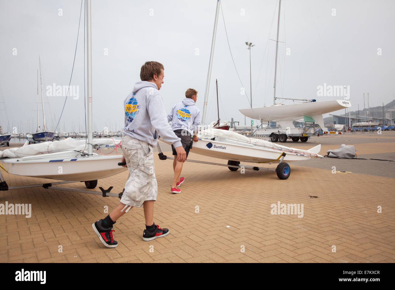 Andrew Simpson Segelzentrum, Weymouth and Portland National Sailing Academy, Dorset, UK. 20. September 2014. Barts Bash ist eine globale Regatta und über 750 Segelclubs auf Sonntag, 21. September 2014 weltweit stattfindenden Spendenaktion. Barts Bash bringt Tausende von Seeleuten in einem Rennen mit dem Ziel, legen Sie einen neuen Guinness-Weltrekord, Geld für wohltätige Zwecke zu sammeln, die nächste Generation inspirieren und denken Sie daran Andrew "Bart" Simpson, Gold und Silber Olympiasieger und Amerikas Cup Segler. Bildnachweis: Jak Bennett/Alamy Live-Nachrichten Stockfoto