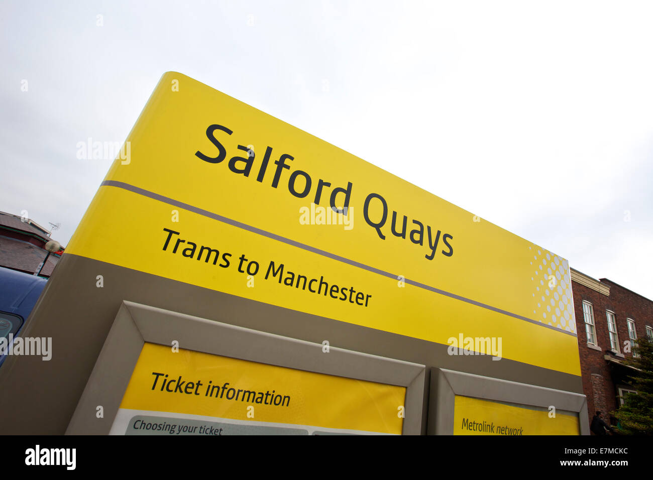 Manchester Metrolink Salford Quays unterzeichnen Manchester England UK Stockfoto