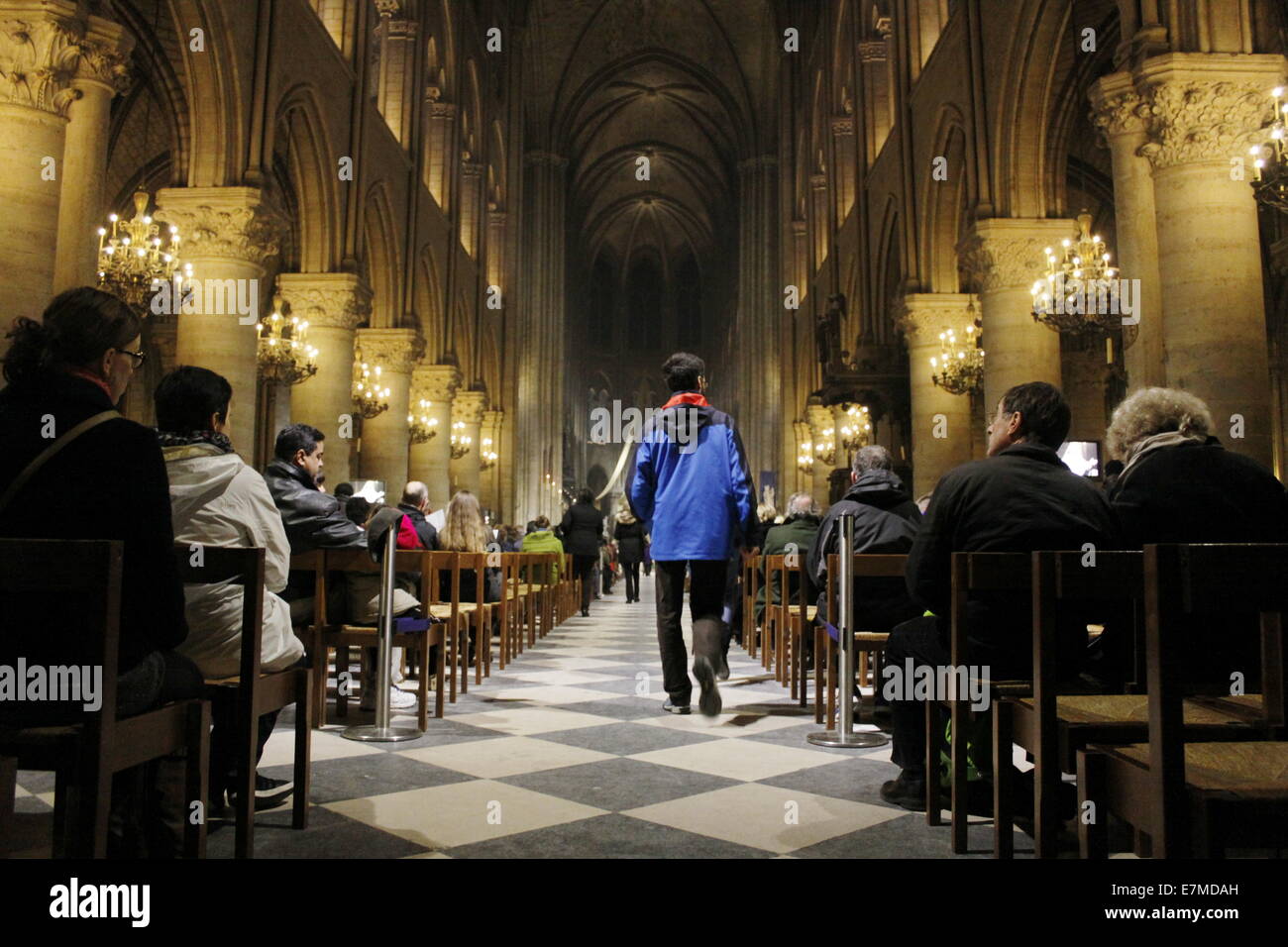 Innenseite Kathedrale Notre Dame de Paris, Paris, Frankreich. Stockfoto
