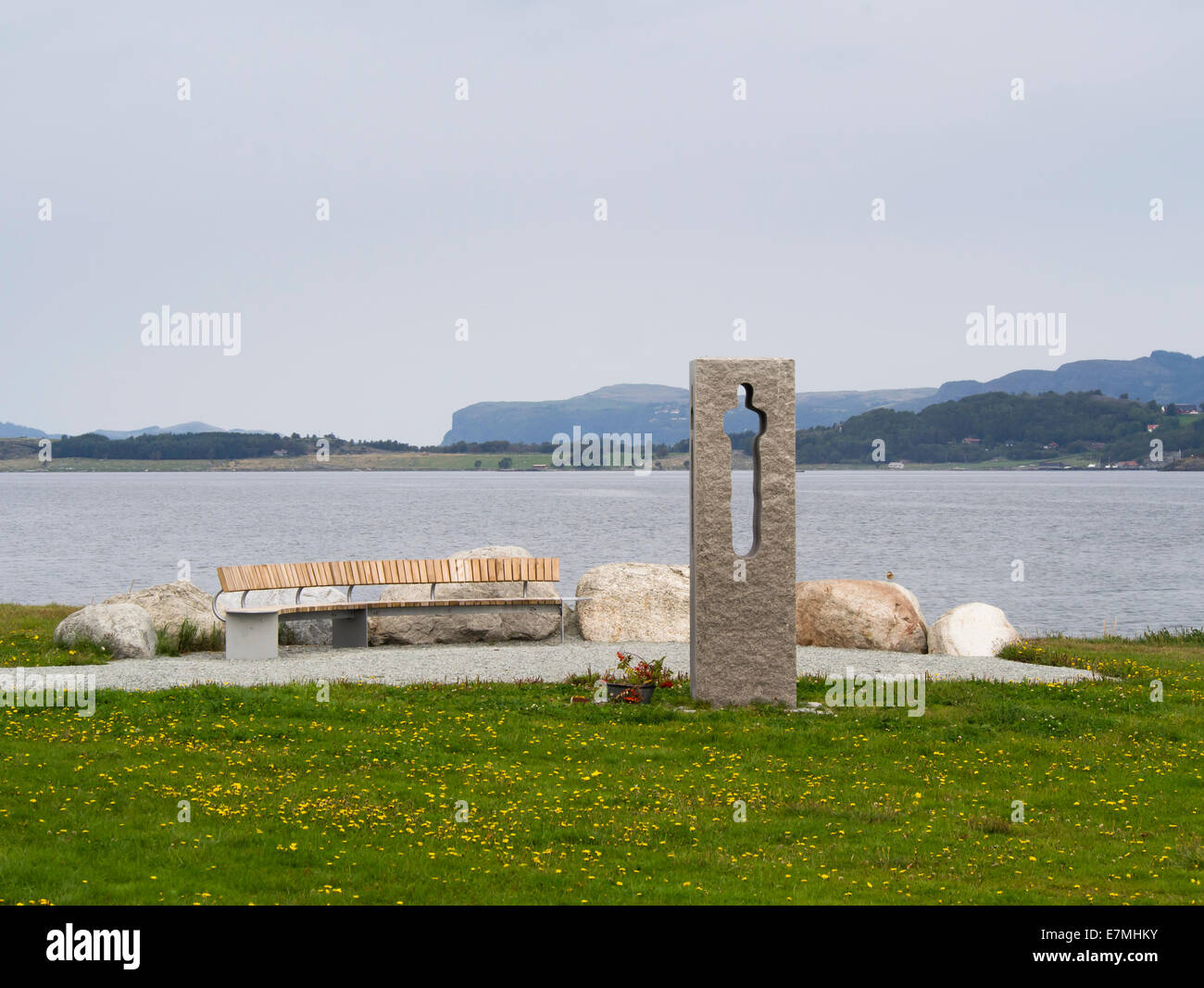Ein Ort der Erinnerung nach dem Terrorangriff der 22. Juli 2011, Skulptur von Nico Widerberg am Lundsneset in Stavanger Norwegen Stockfoto