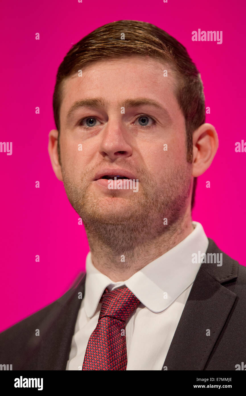 Manchester, UK. 21. Sep, 2014. Stadtrat Jim McMahon, Führer von Oldham Rat befasst sich das Auditorium am ersten Tag von der Labour Party Jahreskonferenz statt auf Manchester Central Convention Complex Credit: Russell Hart/Alamy Live News. Stockfoto