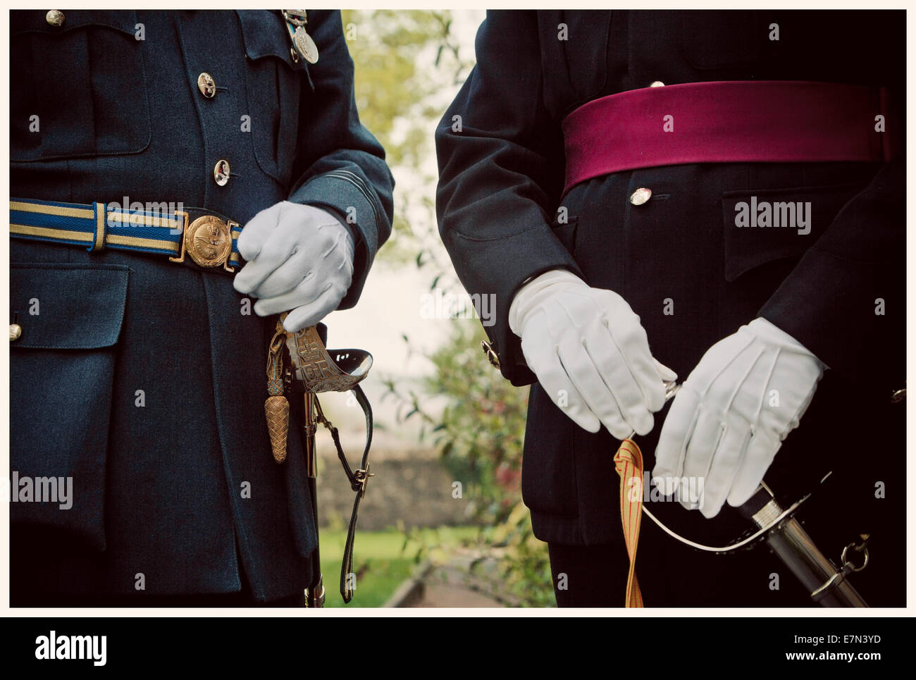 Britische militärische Uniform Hochzeit Stockfoto