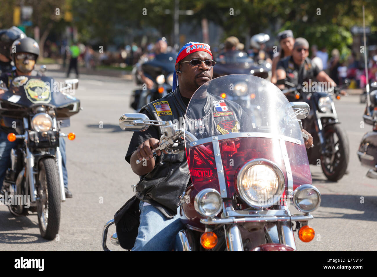 African-American Harley Davidson Motorrad-Fahrer - USA Stockfoto