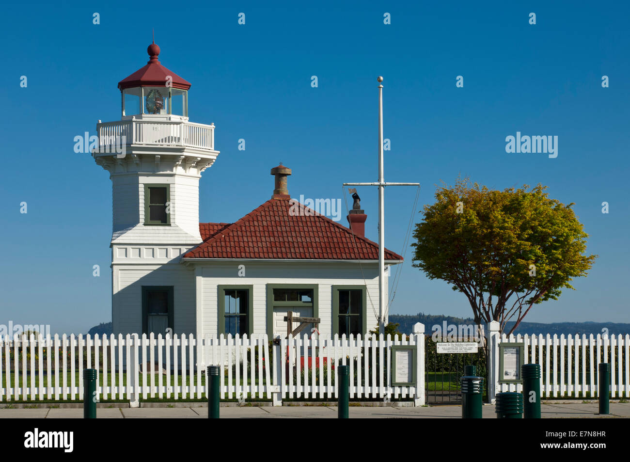 Mukilteo Lighhouse (gegr. 1906) an den Ufern des Puget Sound, Mukilteo, Washington, USA Stockfoto