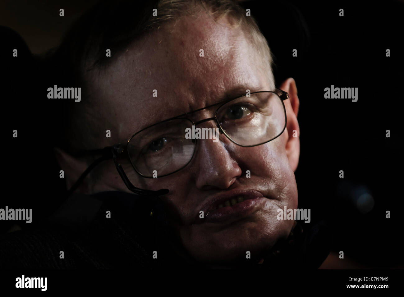 Professor Stephen Hawking bei der Premiere der Filmbiografie seines Lebens, "Hawking" Stockfoto