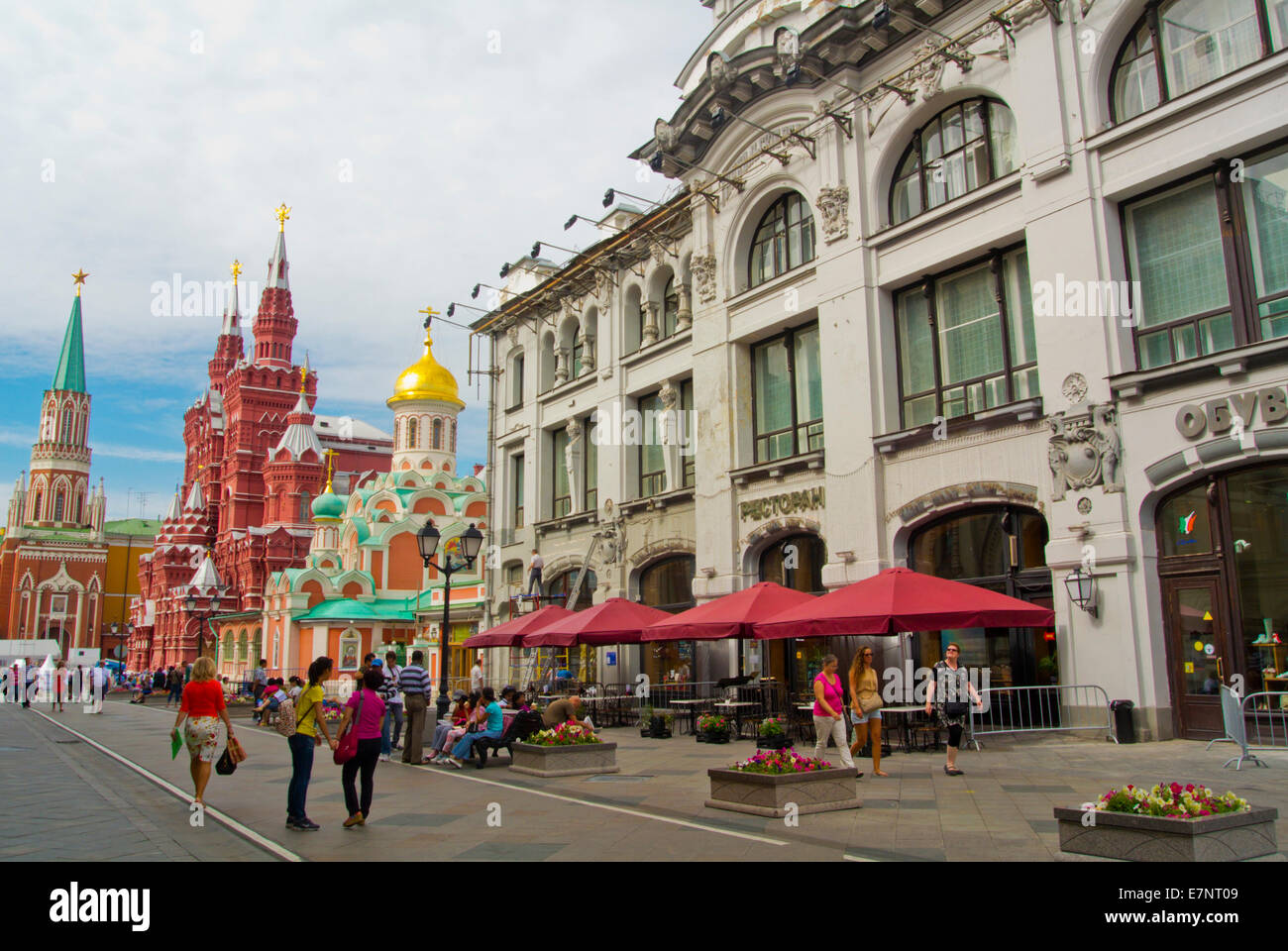Nikolskaya Fußgängerzone, ausgeführt vom Roten Platz entfernt, Kitay Gorod Bezirk, Moskau, Zentralrussland, Europa Stockfoto