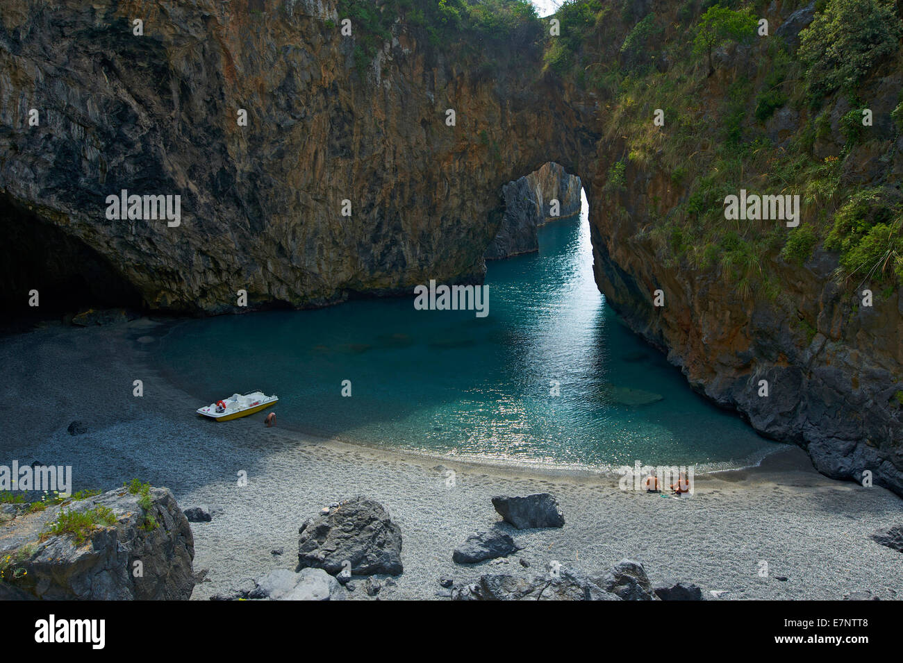 Europa, Italien, Kalabrien, draußen, Tag, Arco Magno, San Nicola Arcella, Capo Scalea, Strand, Meer, Küste, Meer, Mittelmeer S Stockfoto