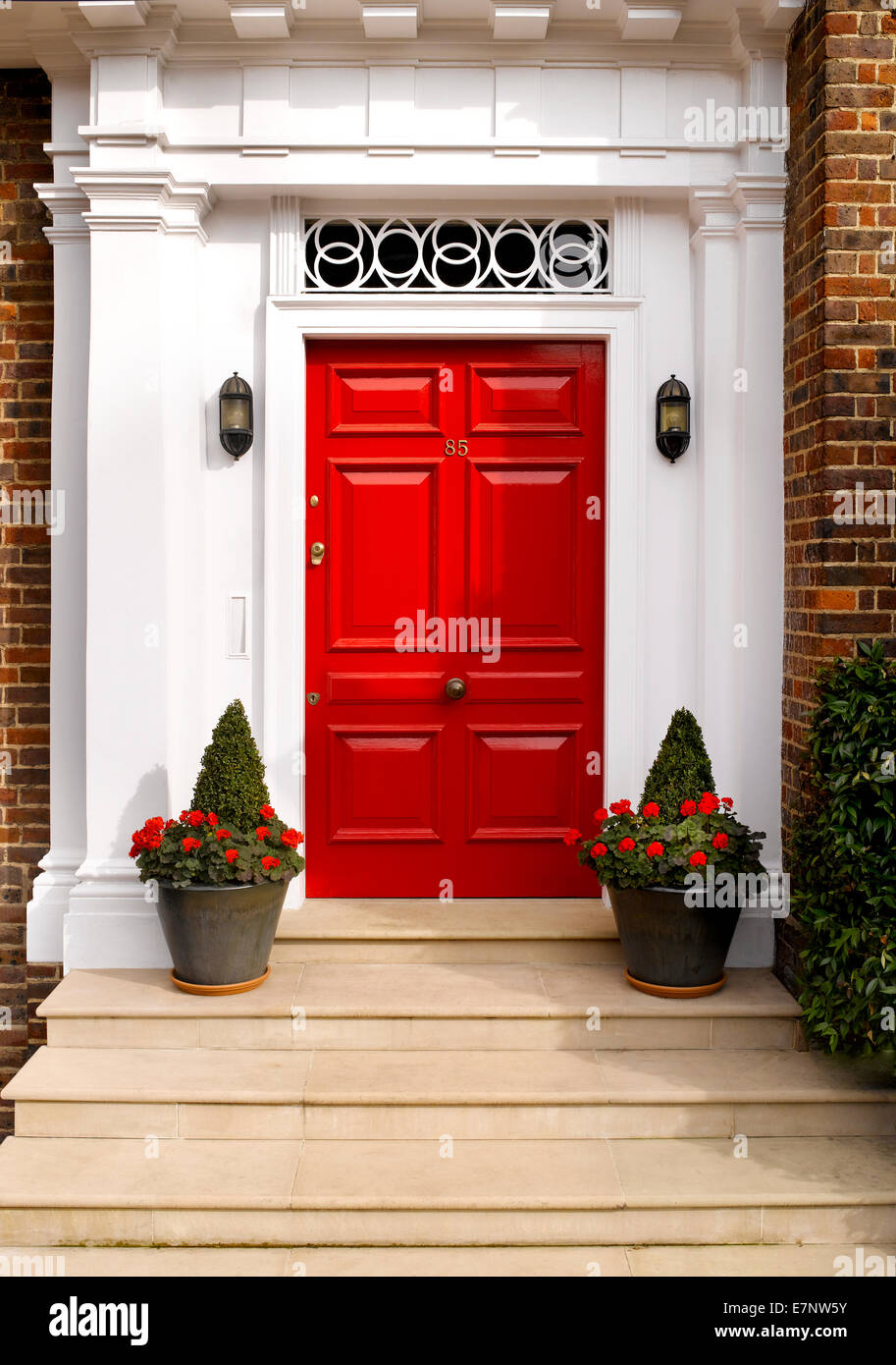 Eine traditionelle britische Haustür Stockfoto