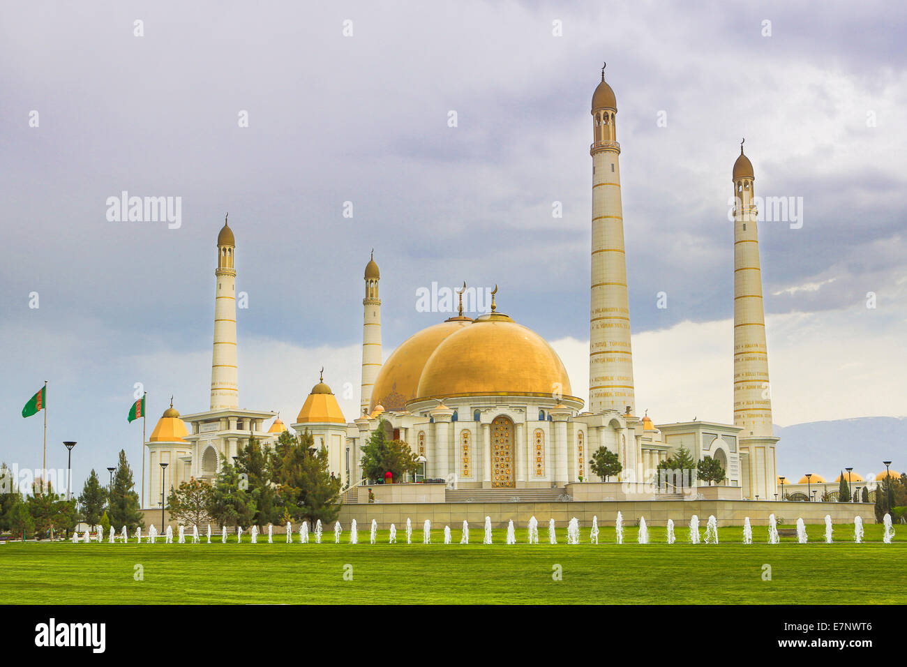 Ashgabat, Kiptshak, Mausoleum, Turkmenistan, Zentral-Asien, Asien, Architektur, Stadt, bunten, Kuppel, Brunnen, Golden, Islam, Stockfoto