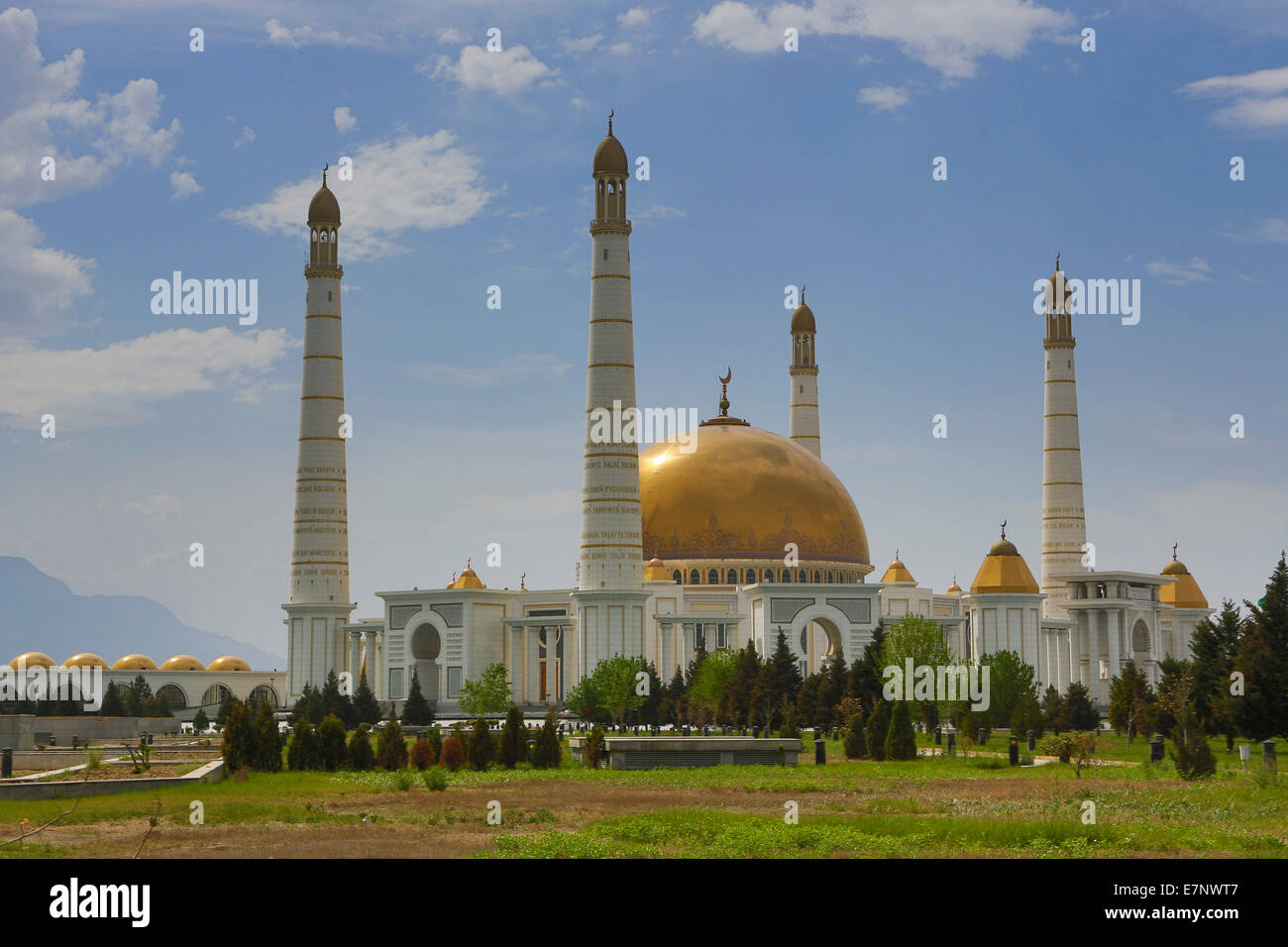 Ashgabat, Kiptshak, Mausoleum, Turkmenistan, Zentral-Asien, Asien, Architektur, Stadt, bunt, Kuppel, golden, Islam, Marmor, min Stockfoto