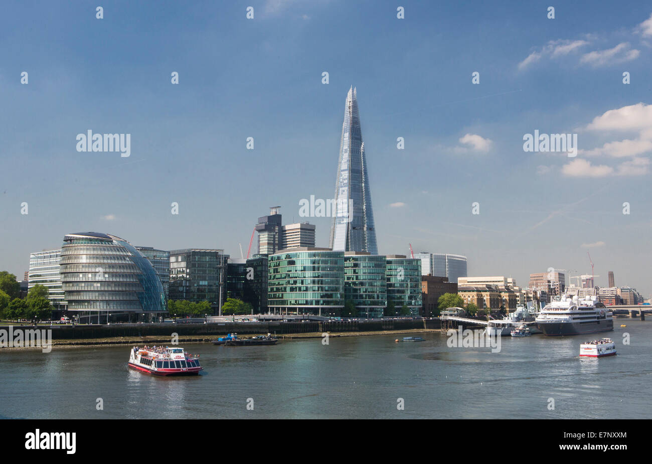 Gebäude, Stadt, Rathaus, London, England, Shard, UK, Architektur, Boot, neu, Fluß, Themse, Fluss, Tourismus, Turm, Reisen, Mo Stockfoto