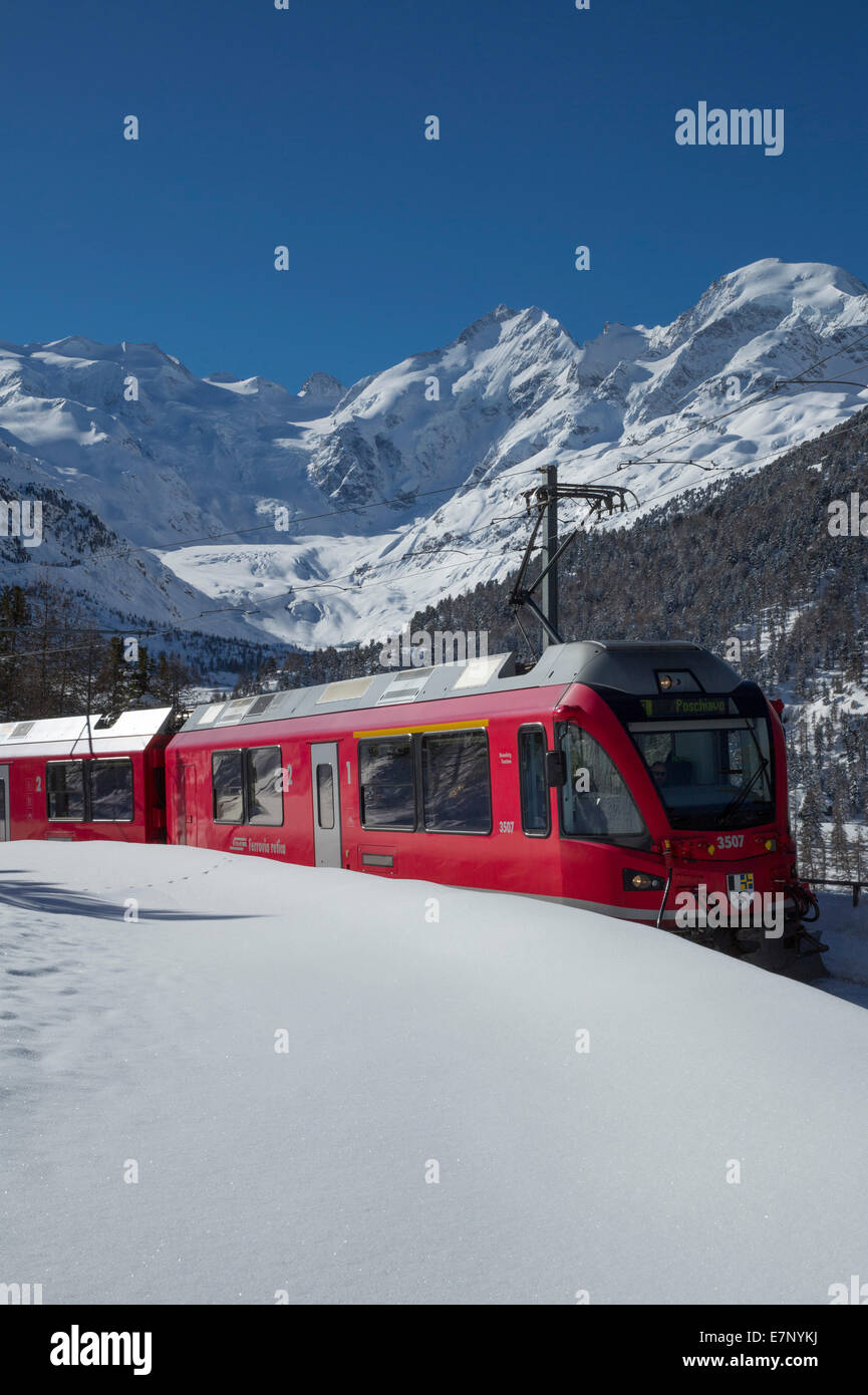 Engadin, Engadin, RHB, Morteratsch, Bernina, Winter, Kanton, GR, Graubünden, Graubünden, Oberengadin, Bahn, Zug, Eisenbahn, Stockfoto