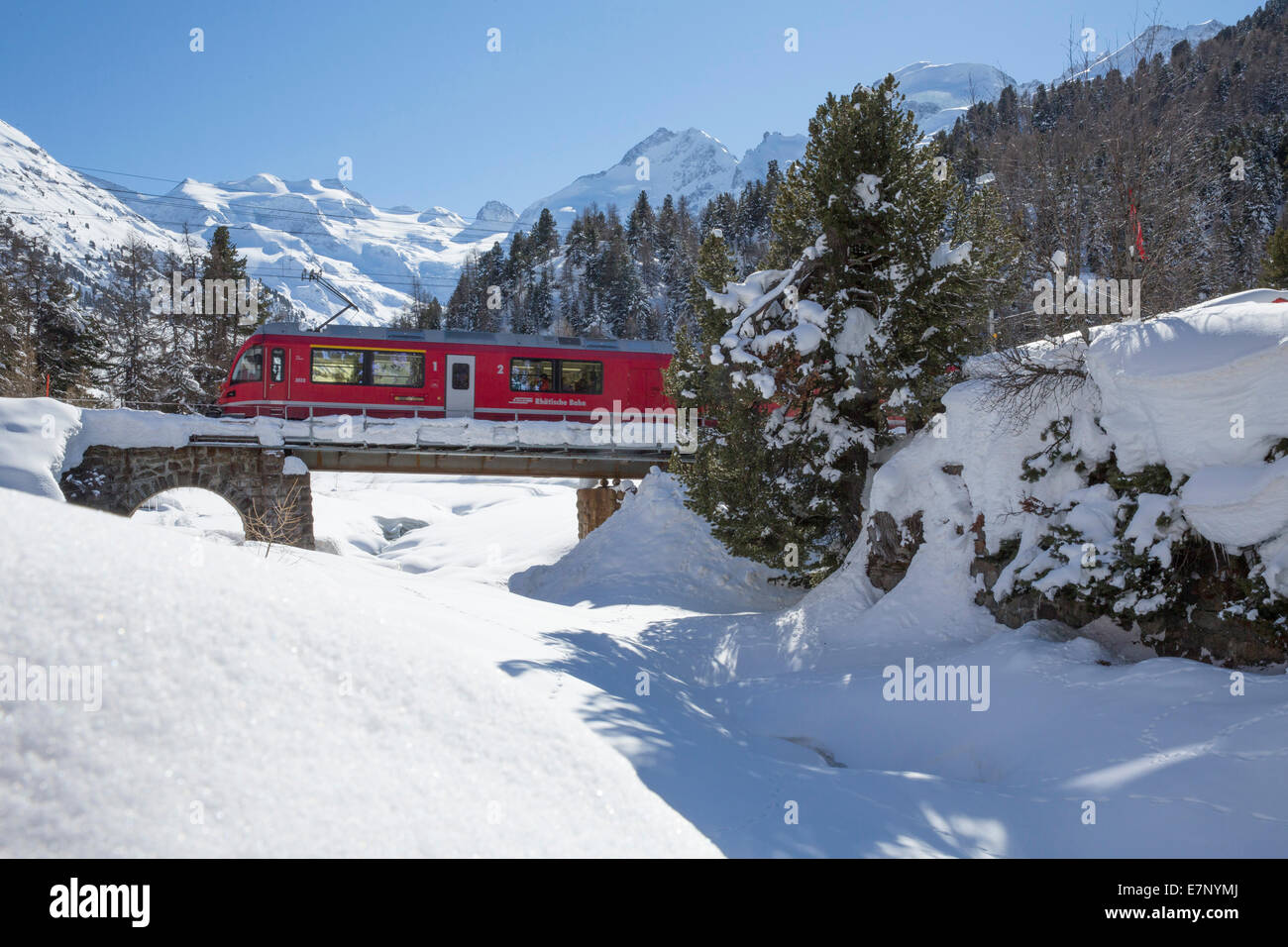 Engadin, Engadin, RHB, Morteratsch, Winter, Kanton, GR, Graubünden, Graubünden, Oberengadin, Piz Bernina, Piz Palü, Bernina, Ra Stockfoto