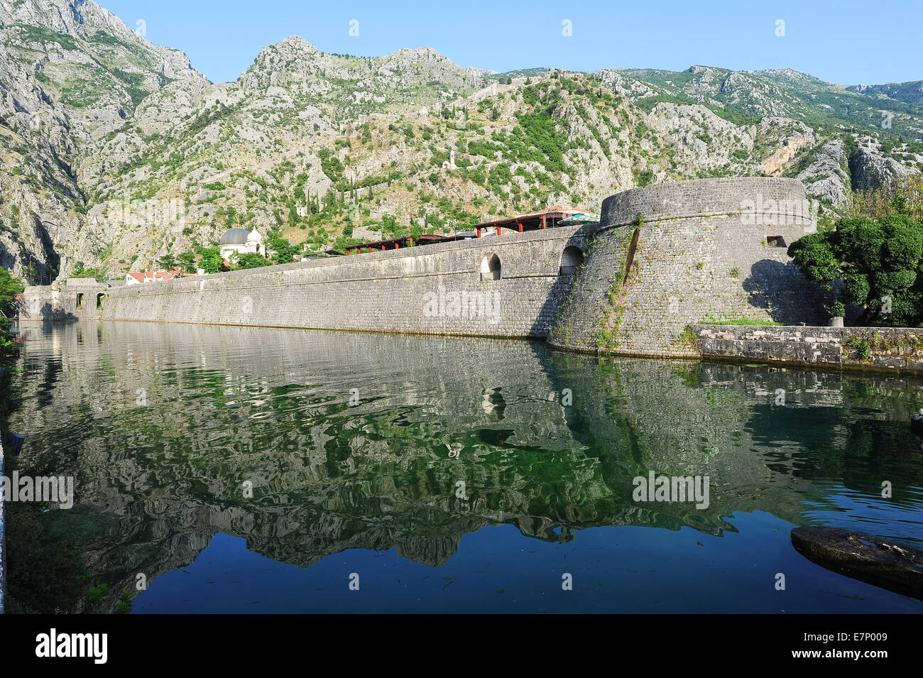 Alter, Balkan, Bucht, Bocche, Boka, Bokokotorski, Gebäude, Cattaro, Europa, europäisch, Festung, Erbe, Haus, Kotor, Lovcen, mich Stockfoto