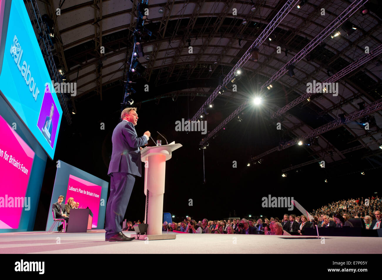 Manchester, UK. 22. September 2014.  Ed Balls, Schatten Kanzler des Finanzministeriums, befasst sich das Auditorium am zweiten Tag von der Labour Party Jahreskonferenz statt auf Manchester Central Convention Complex Credit: Russell Hart/Alamy Live News. Stockfoto