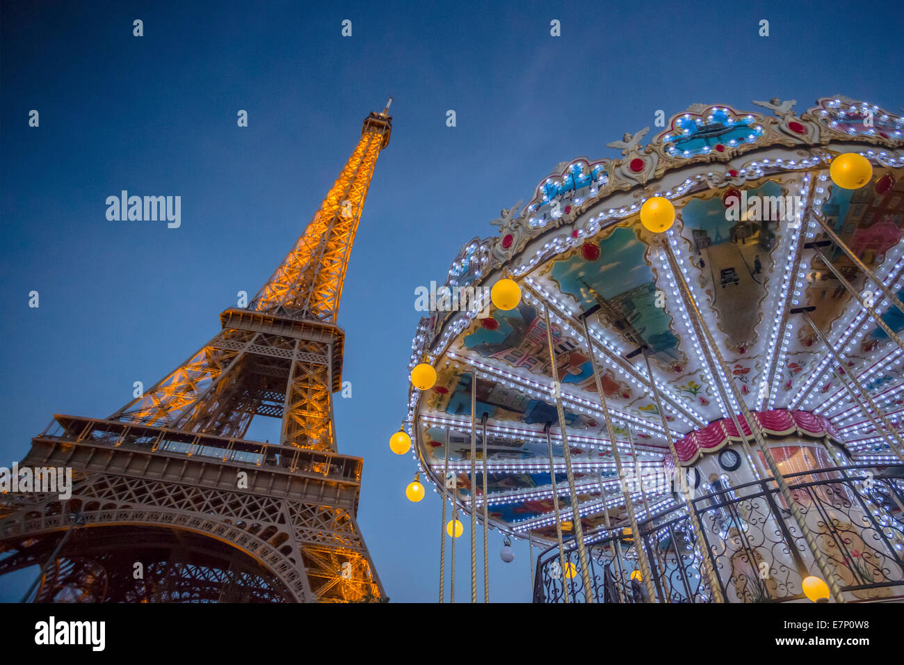 Eiffel, Frankreich, Europa, Paris, Weltkulturerbe, Architektur, Attraktion, Stadt, bunten, berühmt, Lichter, merry Go round, lösen Stockfoto