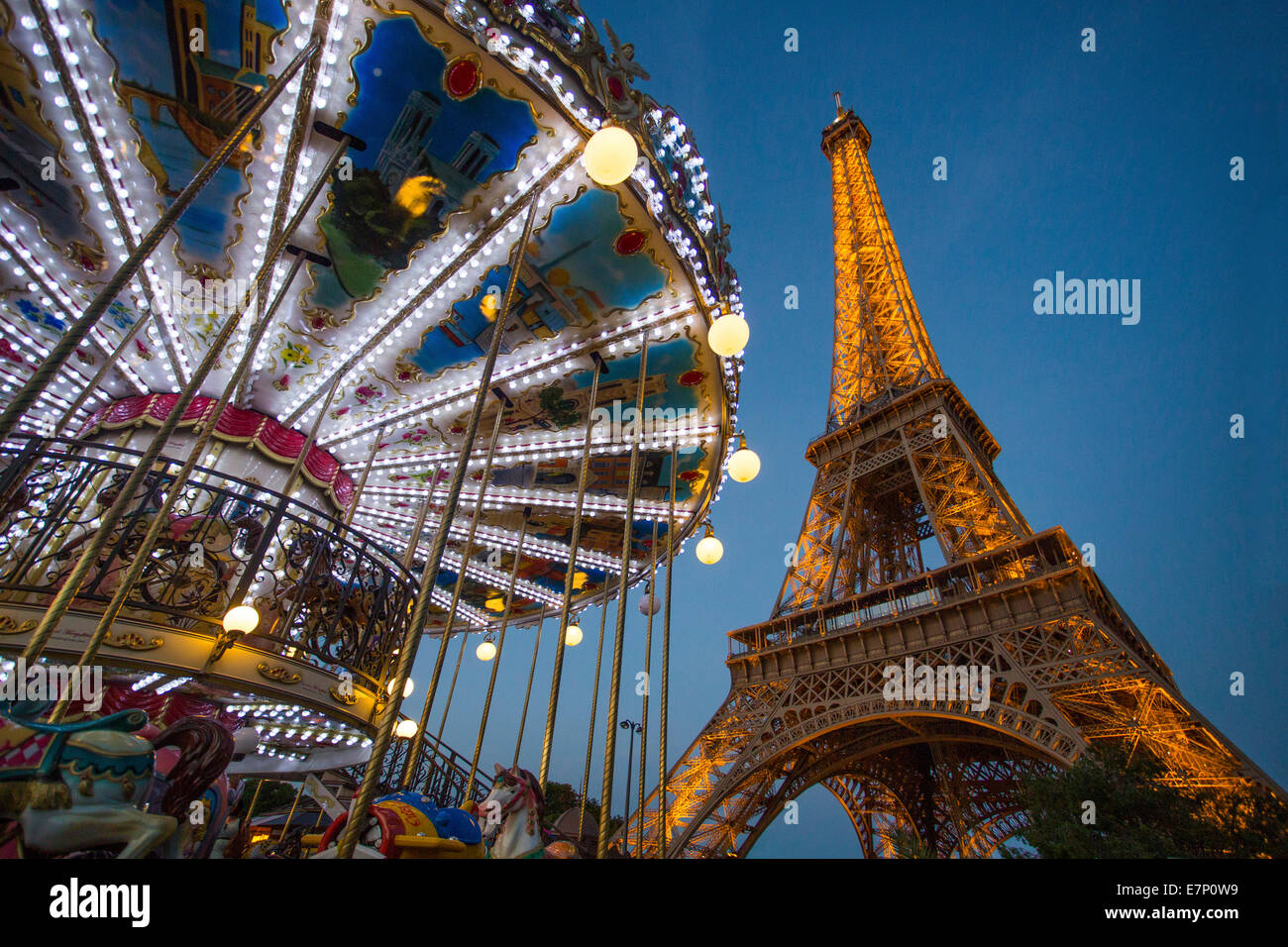 Eiffel, Frankreich, Europa, Paris, Weltkulturerbe, Architektur, Attraktion, Stadt, bunten, berühmt, Lichter, merry Go round, lösen Stockfoto