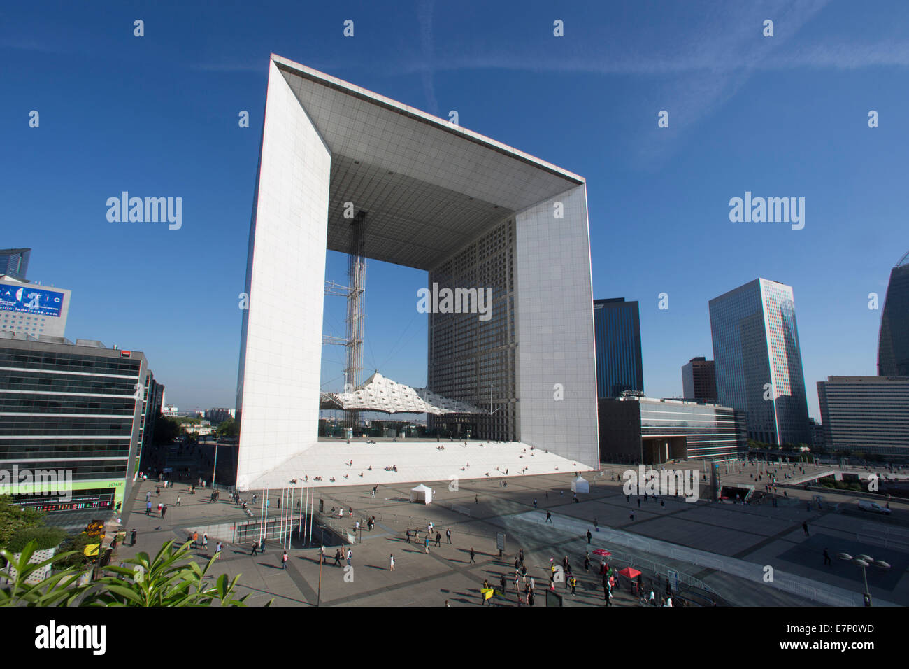 Defense, Frankreich, Europa, großen Bogen, Paris, arch, Architektur, große Stadt, Cube, Stadtbild, Fußgänger, Skyline, touristische, Urb Stockfoto