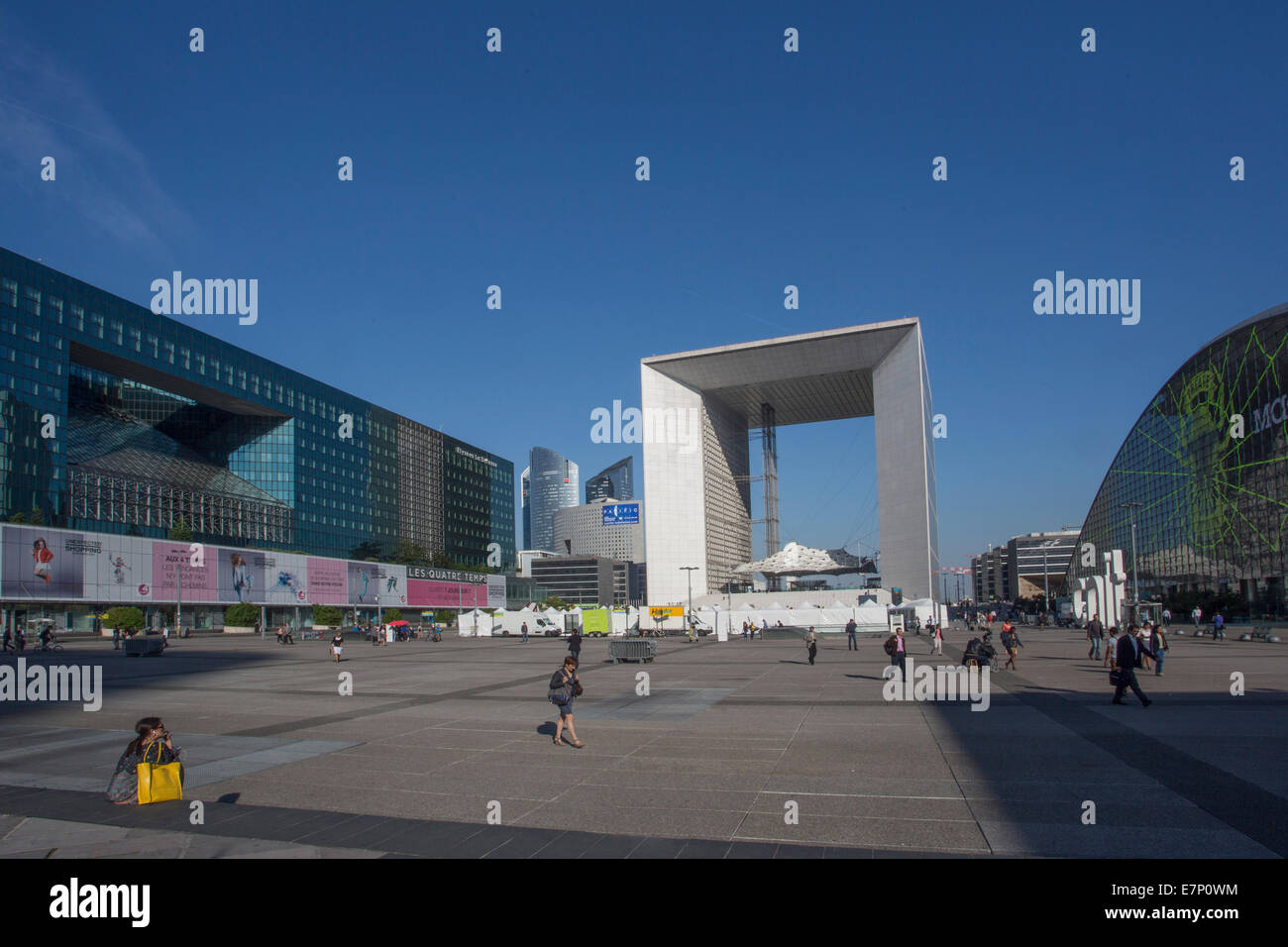 Defense, Frankreich, Europa, großen Bogen, Paris, arch, Architektur, große Stadt, Cube, Stadtbild, Fußgänger, Skyline, touristische, Urb Stockfoto